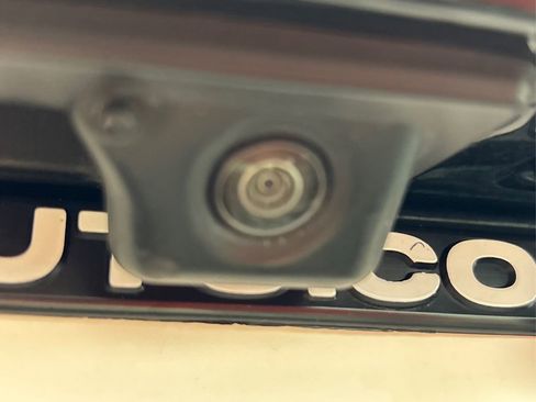 Used 2022 Volkswagen Tiguan SE R-Line image 16