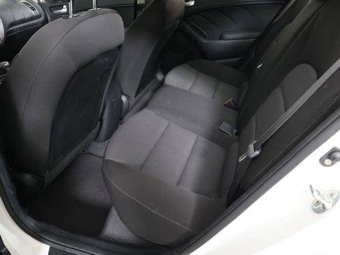 Used 2017 Kia Forte LX image 17