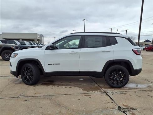 New 2026 Jeep Compass Latitude AWD/4WD image 48
