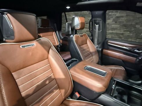 Used 2024 GMC Yukon Denali Ultimate image 3