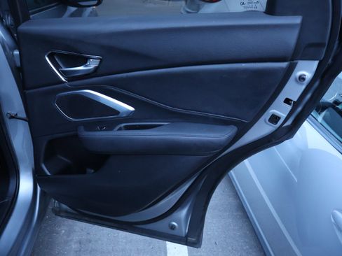 Used 2023 Acura RDX SH-AWD image 13