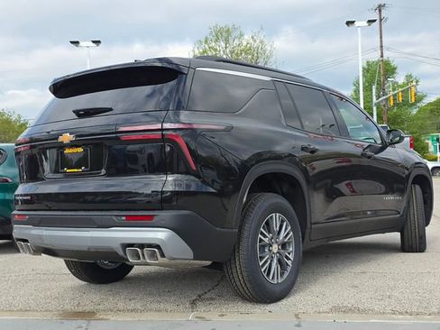 New 2026 Chevrolet Traverse LT FWD image 16