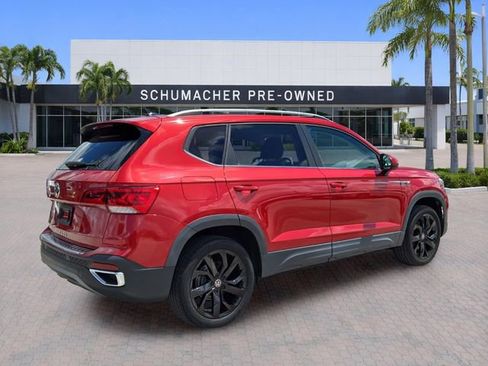 Certified 2022 Volkswagen Taos SE w/ IQ.Drive SE Package FWD image 7