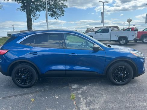 Used 2022 Ford Escape SE w/ Convenience Package FWD image 4