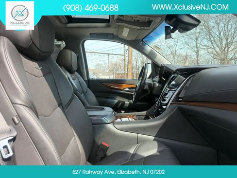 Used 2020 Cadillac Escalade ESV Luxury image 20