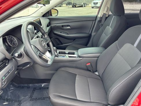 Used 2025 Nissan Sentra SV image 13