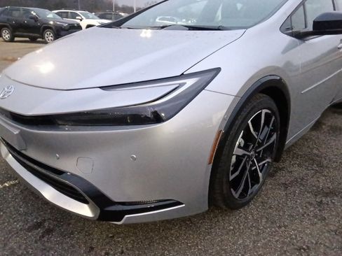 New 2026 Toyota Prius Plug-In Hybrid image 9