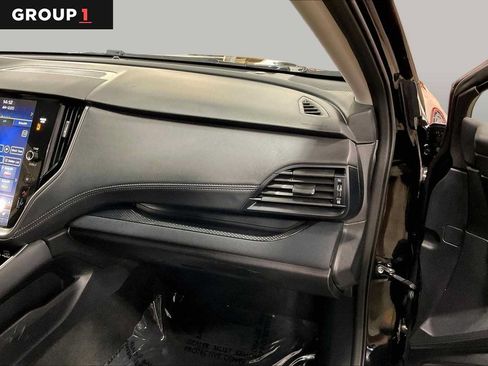 Used 2024 Subaru Outback Premium AWD/4WD image 18