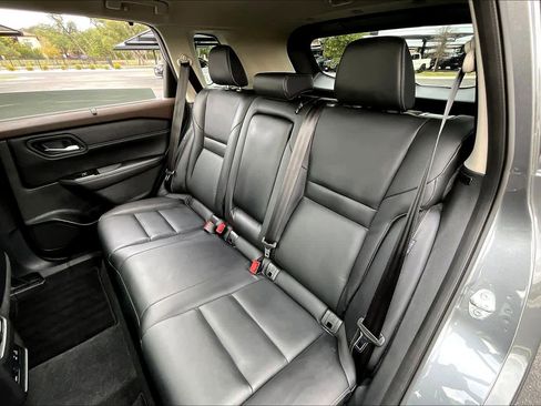 Used 2023 Nissan Rogue SL w/ SL Premium Package image 20