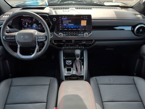 Used 2025 Chevrolet Colorado Z71 w/ Midnight Edition image 16