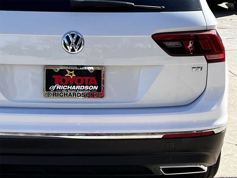 Used 2018 Volkswagen Tiguan SEL image 6