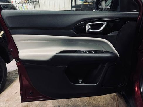 Used 2022 Jeep Compass Limited image 12