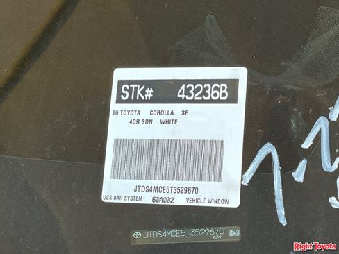 Used 2026 Toyota Corolla SE FWD image 11