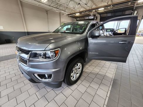 Used 2020 Chevrolet Colorado LT w/ LT Convenience Package AWD/4WD image 3