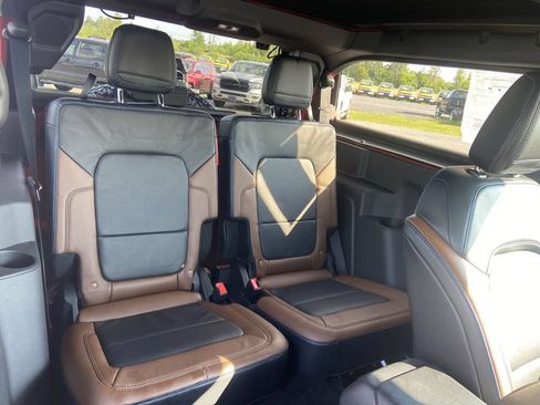 Used 2022 Ford Bronco Outer Banks w/ Sasquatch Package AWD/4WD image 27