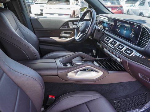 Used 2021 Mercedes-Benz GLS 450 4MATIC image 15