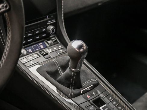 Certified 2021 Porsche 718 Boxster Spyder RWD image 28