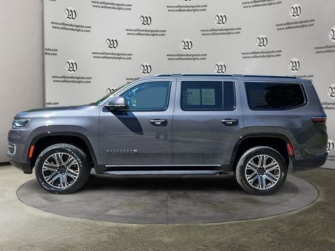 Used 2022 Jeep Wagoneer Series III image 2