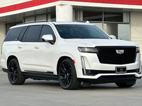 Used 2021 Cadillac Escalade Sport w/ Driver Assist Tech Package image 8