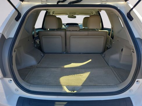 Used 2014 Toyota Prius V Three image 19