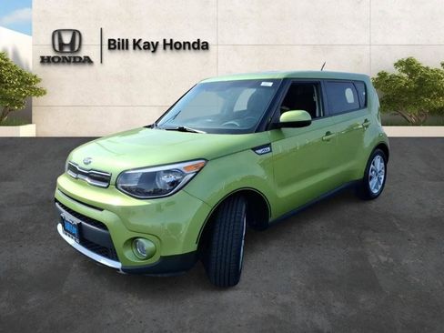Used 2018 Kia Soul + image 8