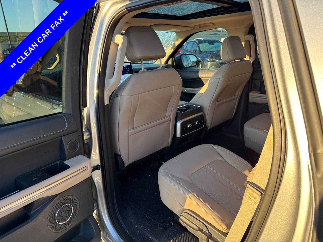 Used 2024 Ford Expedition Limited RWD image 7