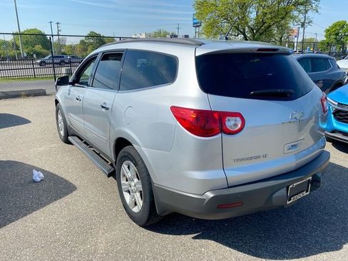 Used 2011 Chevrolet Traverse LT w/ Personal Connectivity Package FWD image 11