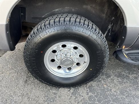 Used 2003 Ford Excursion XLT image 21