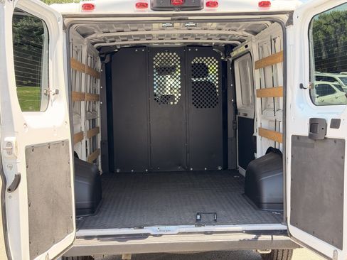 Used 2025 RAM ProMaster 2500 w/ U-Haul Equipment Group FWD image 32