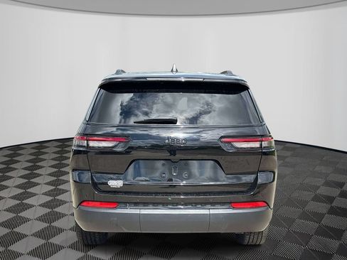 Used 2023 Jeep Grand Cherokee L Laredo AWD/4WD image 4