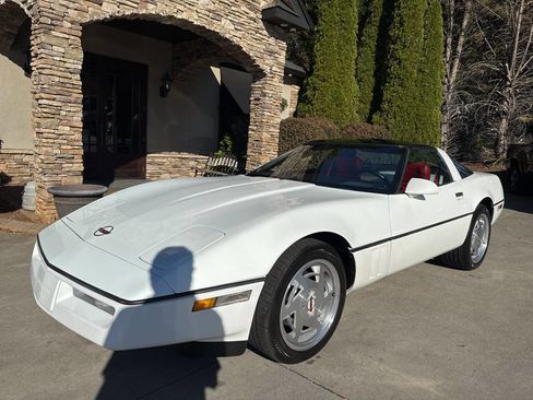 Used 1989 Chevrolet Corvette Coupe image 2