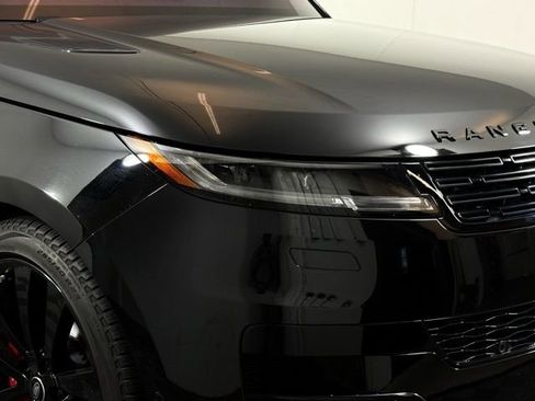 Used 2023 Land Rover Range Rover Sport SE Dynamic image 13