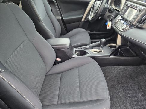 Used 2014 Toyota RAV4 XLE FWD image 10