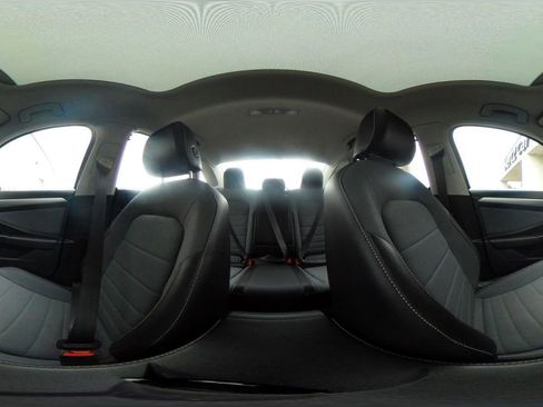 Used 2025 Volkswagen Jetta SE image 42