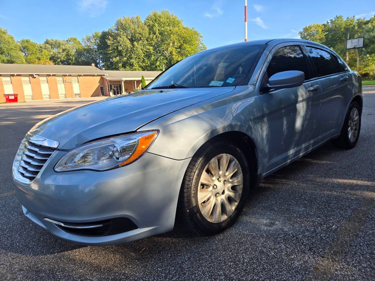 Used 2014 Chrysler 200 LX FWD image 2