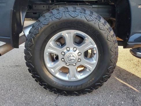 Used 2025 RAM 2500 Big Horn AWD/4WD image 5