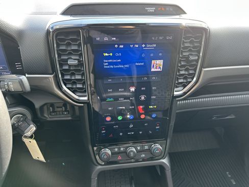 Used 2025 Ford Ranger XLT image 22