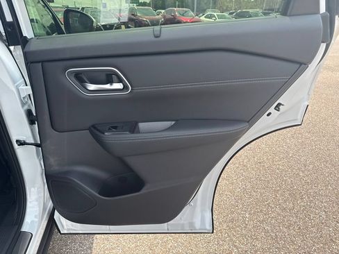 New 2026 Nissan Rogue Platinum AWD/4WD image 30
