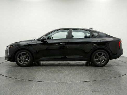 Used 2025 Kia K4 LXS image 5