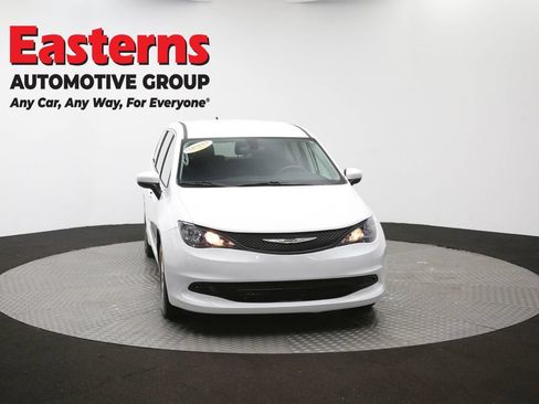 Used 2022 Chrysler Voyager LX FWD image 50