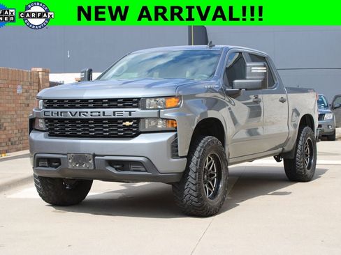 Used 2020 Chevrolet Silverado 1500 Custom w/ Custom Max Trailering Package image 2