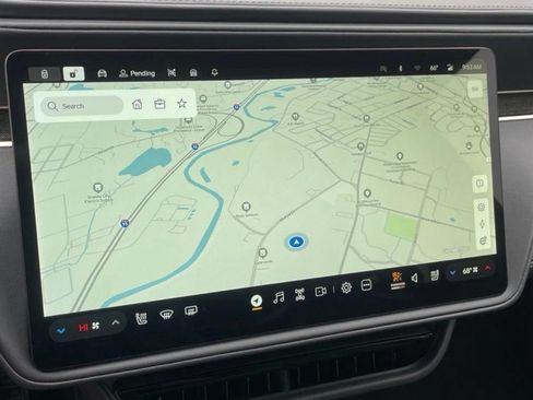Used 2025 Rivian R1S Adventure AWD/4WD image 19