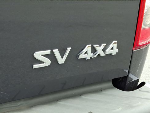 Used 2015 Nissan Frontier SV image 30