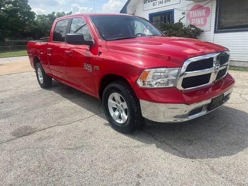 Used 2019 RAM 1500 Classic SLT RWD image 8