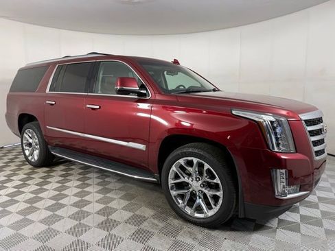 Used 2018 Cadillac Escalade ESV Premium Luxury image 12