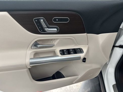 Used 2026 Mercedes-Benz GLA 250 4MATIC image 11