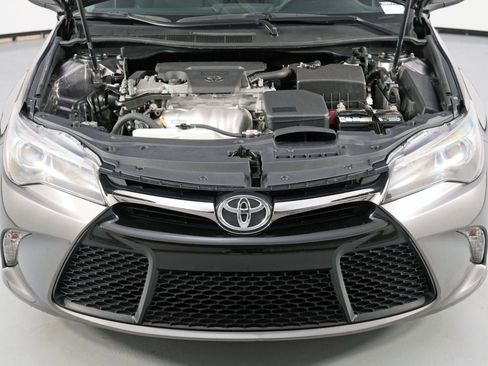 Used 2017 Toyota Camry SE image 7