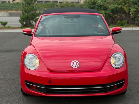 Used 2013 Volkswagen Beetle 2.5 FWD image 4