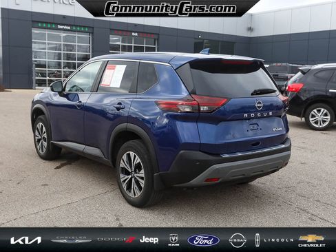 Used 2023 Nissan Rogue SV image 4