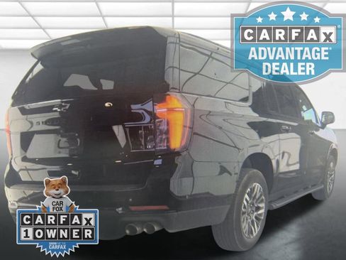 Used 2025 Chevrolet Suburban Z71 AWD/4WD image 2